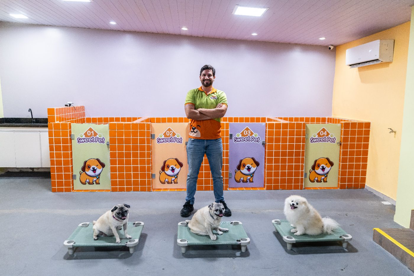 Equipe Sweet Pet com os dogs hospedados